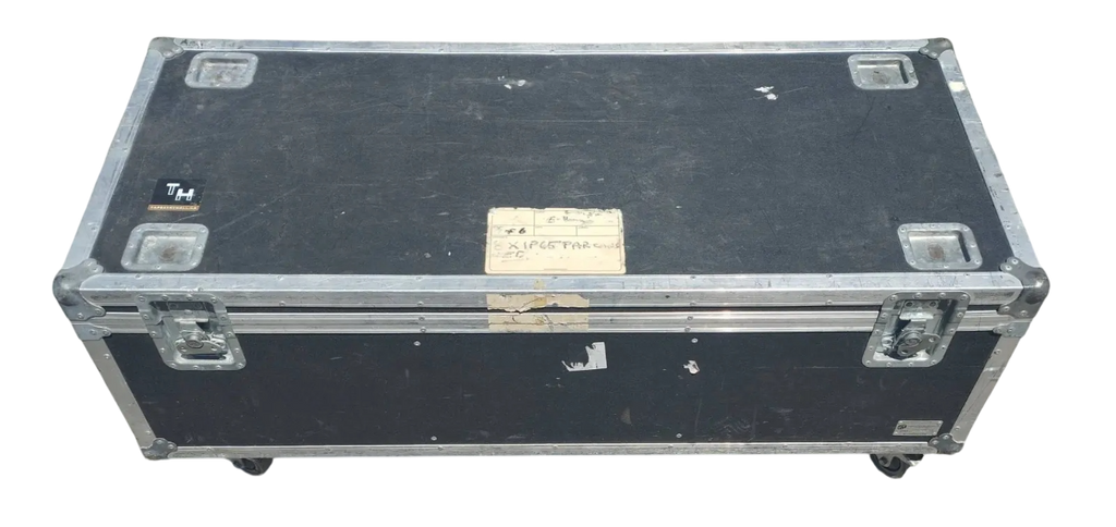 6 light road case on wheels - can be repurposed for other uses