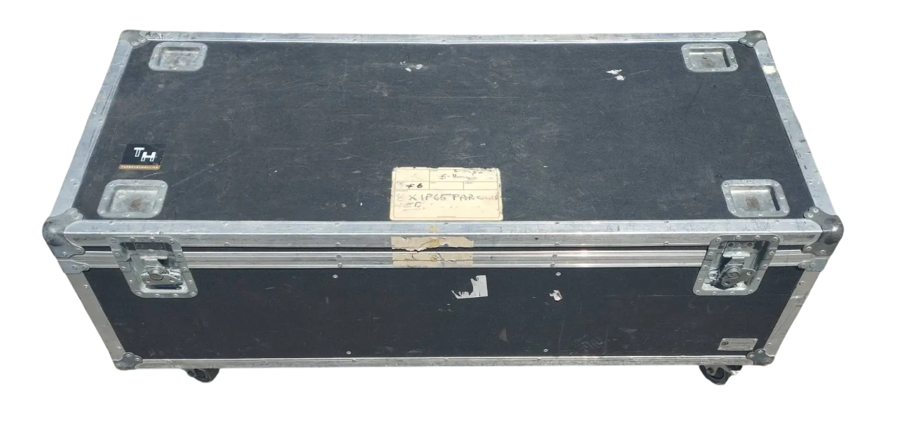 6 light road case on wheels - can be repurposed for other uses